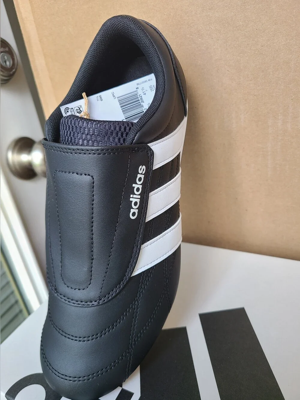 Adidas Women Leather now top retro tekwen size 9 new with box